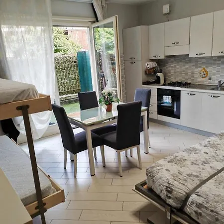 Domus Parca Apartment, Host: Shamira דירה קונאו