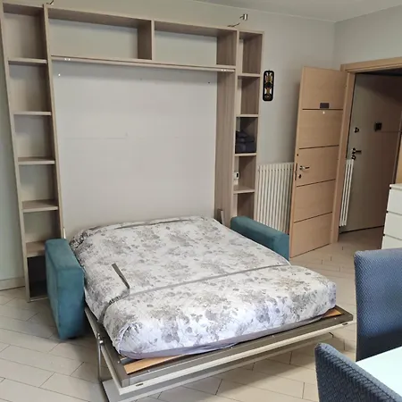 דירה Domus Parca Apartment, Host: Shamira קונאו