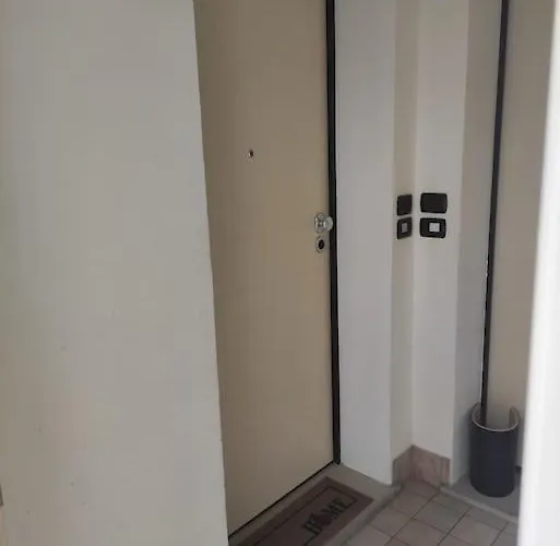 Domus Parca Apartment, Host: Shamira *